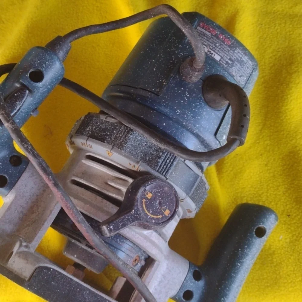 Ryobi 1.5 HP Router - Picture 4 of 4